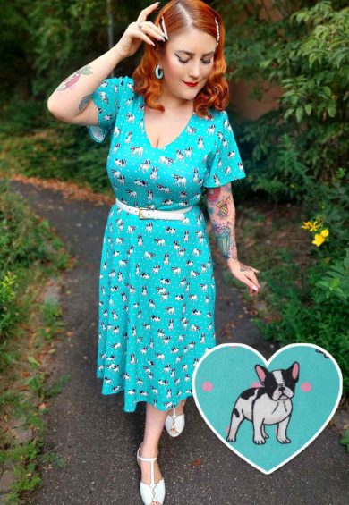 Patricia V-Neckline Green Frenchie Short Sleeved Dress – Shop now at Kitty Darling
