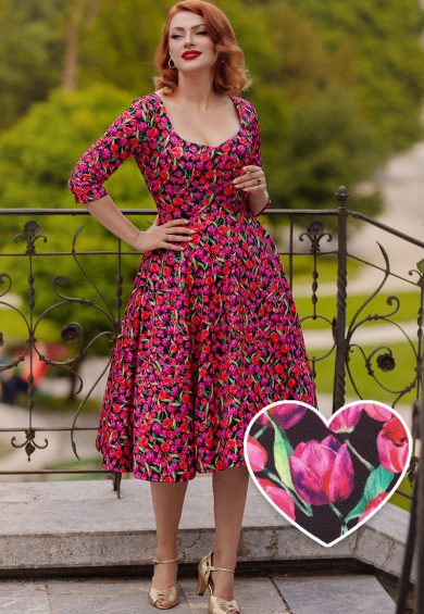 Scarlette Sweetheart Neckline Long-sleeved Stretchy Dress In Black and Pink Tulip Print – Shop now at Kitty Darling