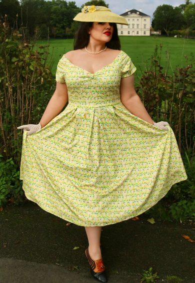Lily Cream Off Shoulder 50s Inspired Pears Print Dress – Shop now at Kitty Darling