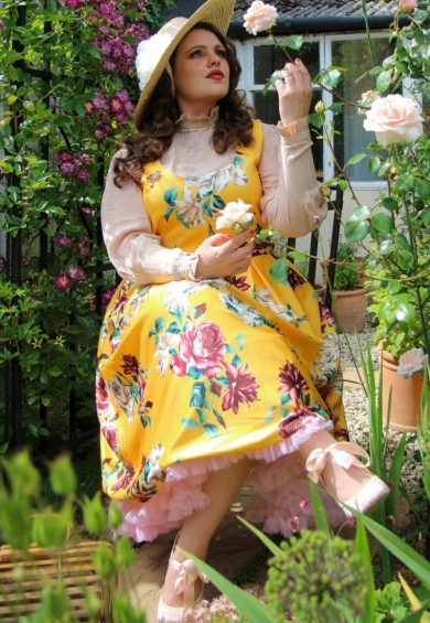 Gorgeous Amanda 50s Inspired Yellow Rose Print Dress with Hidden Pockets & a Scoop Neckline – Dresses | Kitty Darling