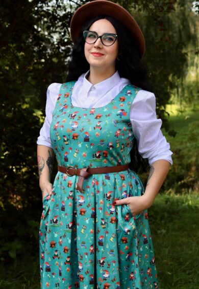 Amanda Scoop Neck Swing Dress in Dark Green Garden Print – Dresses | Kitty Darling