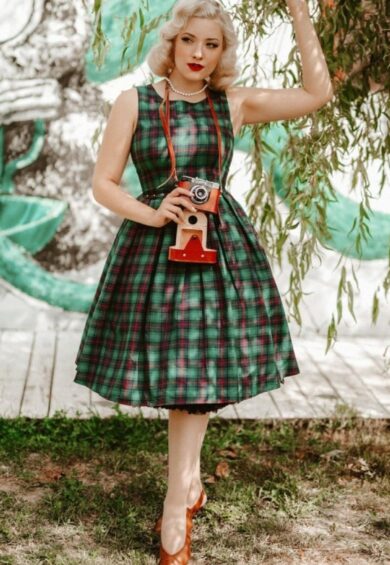 Annie Retro Check Swing Dress in Dark Green – Dresses | Kitty Darling