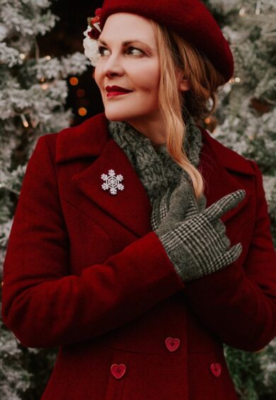 Jackie Frost Snowflake Brooch – Jewellery | Kitty Darling