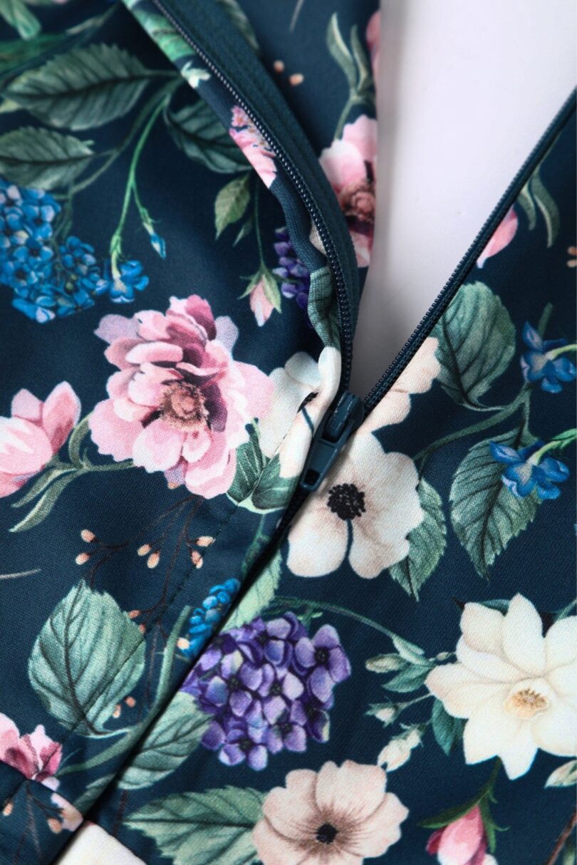 Scarlette Long Sleeves Stretchy Dress in Navy Blue Floral Print  Shop now at Kitty Darling