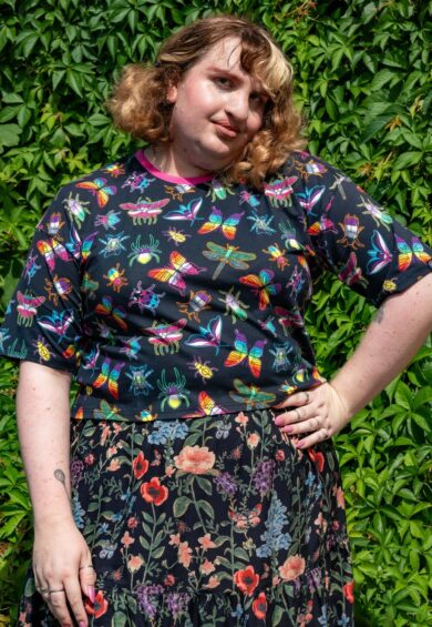 OUTLET Rebel Romance PRIDE Bugs Cropped Boxy Tee 🏳️‍🌈 – Boxy Cropped Tee | Kitty Darling