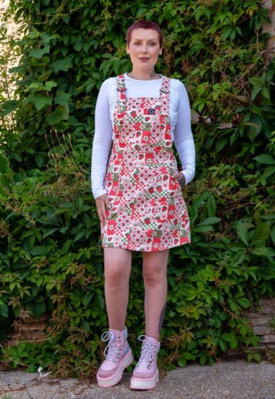 Charity Print Strawberry Picnic Stretch Pinafore – Stretch Twill Pinafores | Kitty Darling