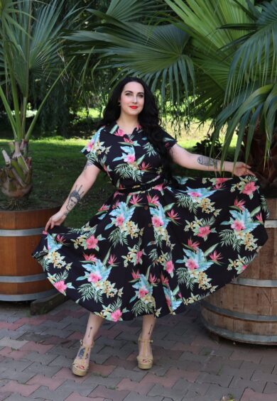 The Beverly Button Front Full Circle Skirt with Pockets in Black Honolulu Print – New In | Kitty Darling