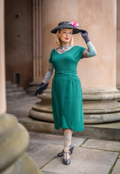 The Dita V Neck Sheath Dress in Green – New In | Kitty Darling