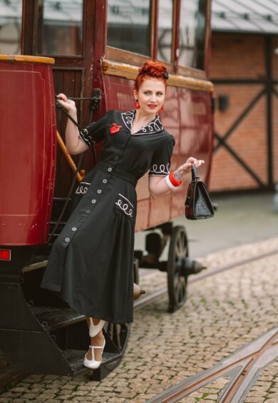 The Loopy-Lou Shirtwaister Dress in Black with White Contrast RicRac – New In | Kitty Darling