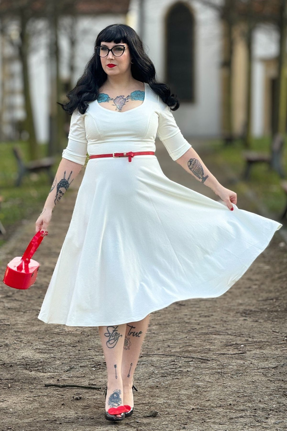 Scarlette Long-Sleeved Stretchy Dress In White 5 Scarlette Long-Sleeved Stretchy Dress In White - Image 5